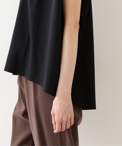 NATURAL BEAUTY BASIC（ナチュラルビューティーベーシック）の「オーガニックコットンショルダータックフォルムカットソー（Tシャツ/カットソー・レディース・ブラック/ベージュ/ラベンダー・MEDIUM）」の15枚目の写真