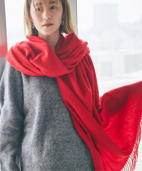 RIVE DROITE（リヴドロワ）の「巻き方次第で色々なアレンジが楽しめる　カシミヤストール（ストール/ショール・レディース・イエロー/アイボリー/グレー/レッド・FREE）」の21枚目の写真