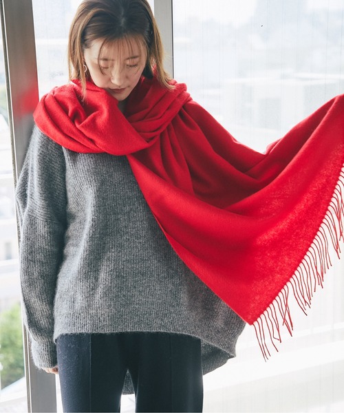 RIVE DROITE（リヴドロワ）の「巻き方次第で色々なアレンジが楽しめる　カシミヤストール（ストール/ショール・レディース・イエロー/アイボリー/グレー/レッド・FREE）」の17枚目の写真
