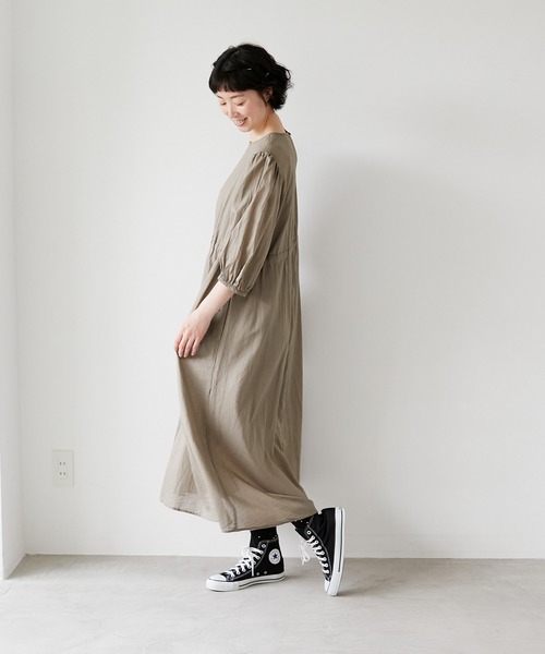 note et silence (ノートエシロンス)の「◇【AMB100貨】ハイツイストジョーゼット ギャザーワンピース(ワンピース・レディース・オフホワイト/グレー・FREE)」の15枚目の写真