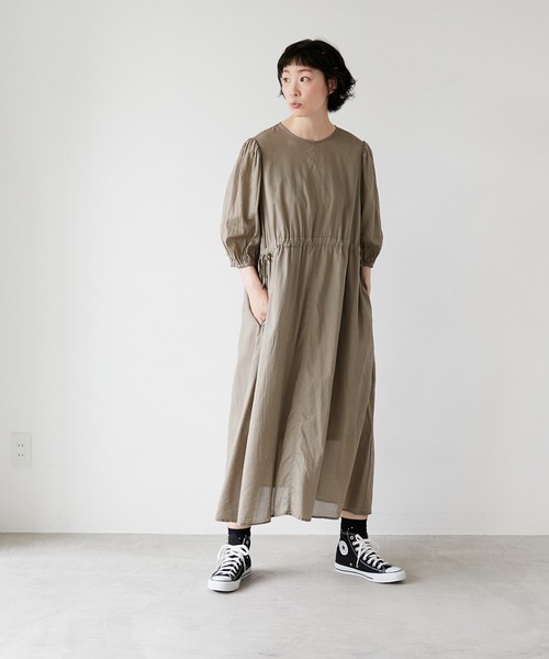 note et silence (ノートエシロンス)の「◇【AMB100貨】ハイツイストジョーゼット ギャザーワンピース(ワンピース・レディース・オフホワイト/グレー・FREE)」の6枚目の写真