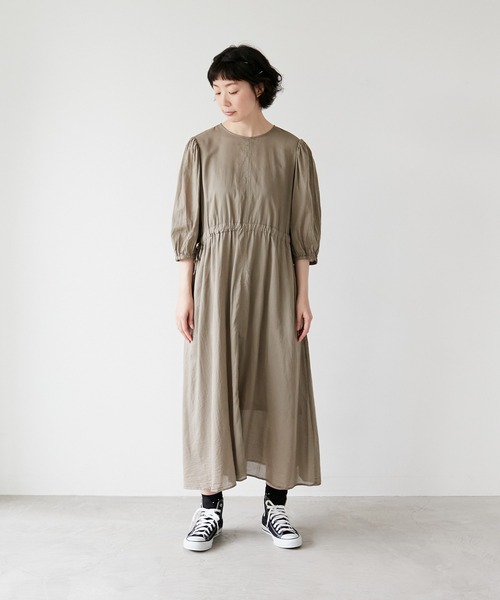 note et silence (ノートエシロンス)の「◇【AMB100貨】ハイツイストジョーゼット ギャザーワンピース(ワンピース・レディース・オフホワイト/グレー・FREE)」の17枚目の写真