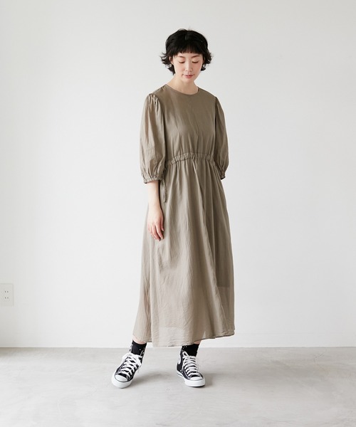 note et silence (ノートエシロンス)の「◇【AMB100貨】ハイツイストジョーゼット ギャザーワンピース(ワンピース・レディース・オフホワイト/グレー・FREE)」の9枚目の写真