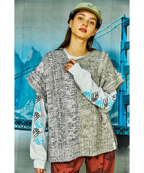 And A(アンドエー)の「AlexanderLeeChang アレキサンダーリーチャン / BIG KNIT VEST ビッグシルエット 配色切り替えケーブルニットベスト / AC062103(ベスト・メンズ・ブラック/グレー/バーガンディー・2/3)」の3枚目の写真