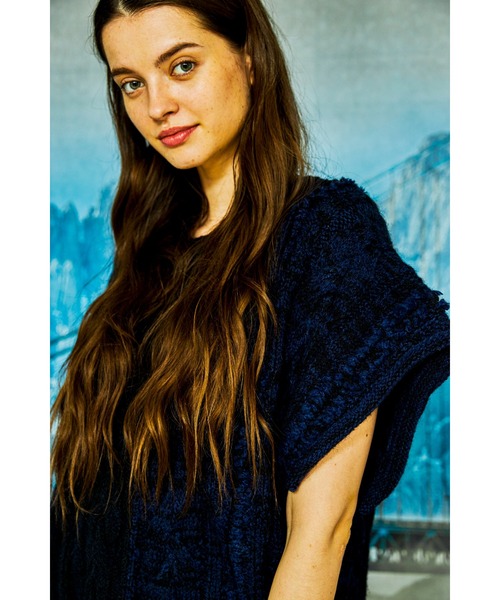 And A(アンドエー)の「AlexanderLeeChang アレキサンダーリーチャン / BIG KNIT VEST ビッグシルエット 配色切り替えケーブルニットベスト / AC062103(ベスト・メンズ・ブラック/グレー/バーガンディー・2/3)」の2枚目の写真