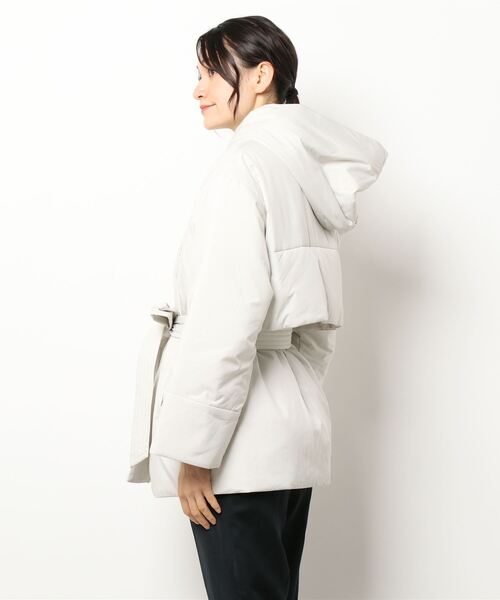 CASA FLINE（カーサフライン）の「中綿ボリュームショートコート（その他アウター・レディース・ホワイト/ブラック・FREE）」の15枚目の写真