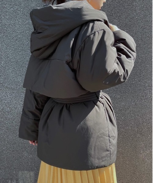 CASA FLINE（カーサフライン）の「中綿ボリュームショートコート（その他アウター・レディース・ホワイト/ブラック・FREE）」の14枚目の写真