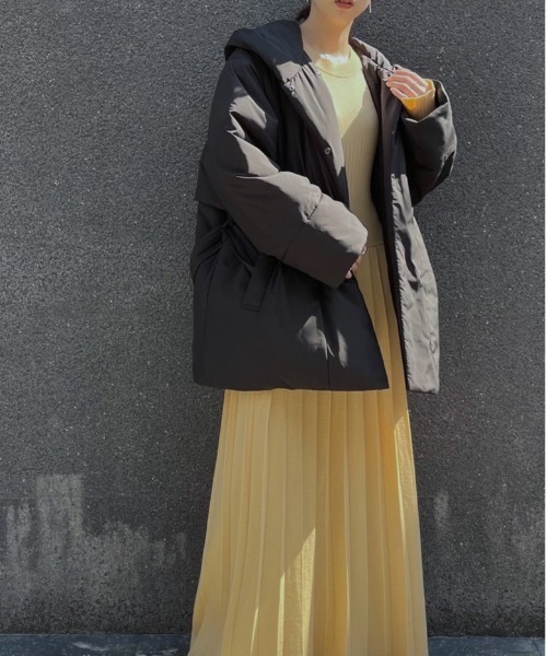 CASA FLINE（カーサフライン）の「中綿ボリュームショートコート（その他アウター・レディース・ホワイト/ブラック・FREE）」の10枚目の写真