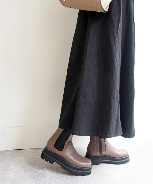 byあしながおじさん（バイアシナガオジサン）の「厚底サイドゴアミディブーツ　-8980635（ブーツ・レディース・グレイッシュベージュ/ブラウン/ブラック・24.5cm/24.0cm/23.5cm/23.0cm/22.5cm）」の3枚目の写真