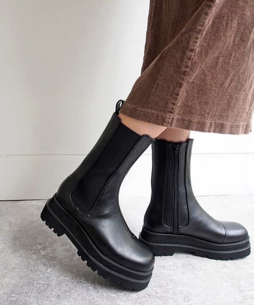 byあしながおじさん（バイアシナガオジサン）の「厚底サイドゴアミディブーツ　-8980635（ブーツ・レディース・グレイッシュベージュ/ブラウン/ブラック・24.5cm/24.0cm/23.5cm/23.0cm/22.5cm）」の2枚目の写真