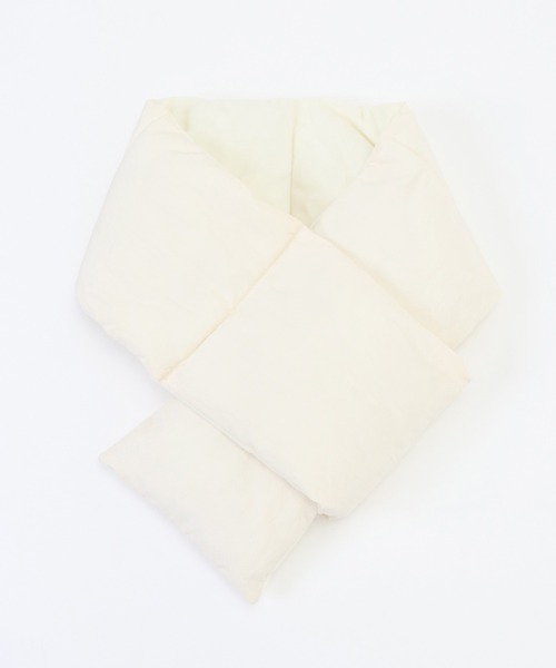 ikka（イッカ）の「ダブルフェイス中綿マフラー（マフラー・レディース・ホワイト/ブラック/グリーン・FREE）」の2枚目の写真