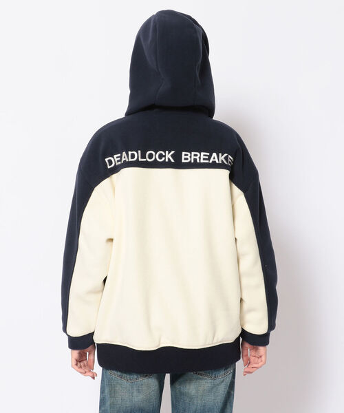 AVIREX(アヴィレックス)の「2TONE BIG FLEECE PARKA/ 2トーン ビッグフリースパーカー(ブルゾン・レディース・ネイビー/アイボリー/カモフラージュ・FREE)」の2枚目の写真
