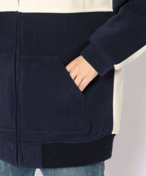 AVIREX(アヴィレックス)の「2TONE BIG FLEECE PARKA/ 2トーン ビッグフリースパーカー(ブルゾン・レディース・ネイビー/アイボリー/カモフラージュ・FREE)」の19枚目の写真