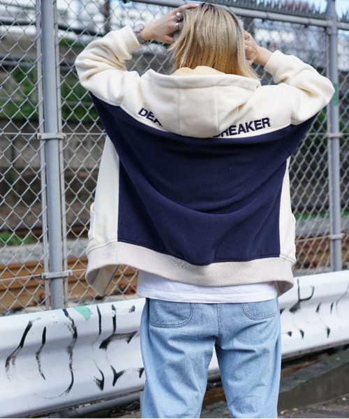 AVIREX(アヴィレックス)の「2TONE BIG FLEECE PARKA/ 2トーン ビッグフリースパーカー(ブルゾン・レディース・ネイビー/アイボリー/カモフラージュ・FREE)」の11枚目の写真