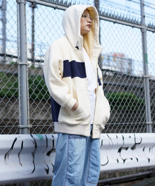 AVIREX(アヴィレックス)の「2TONE BIG FLEECE PARKA/ 2トーン ビッグフリースパーカー(ブルゾン・レディース・ネイビー/アイボリー/カモフラージュ・FREE)」の14枚目の写真