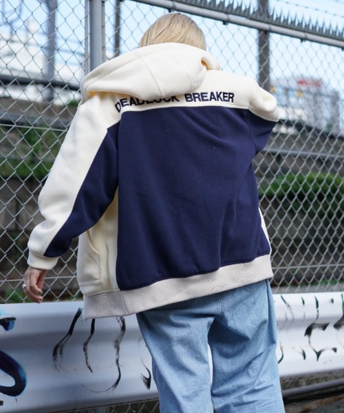 AVIREX(アヴィレックス)の「2TONE BIG FLEECE PARKA/ 2トーン ビッグフリースパーカー(ブルゾン・レディース・ネイビー/アイボリー/カモフラージュ・FREE)」の12枚目の写真
