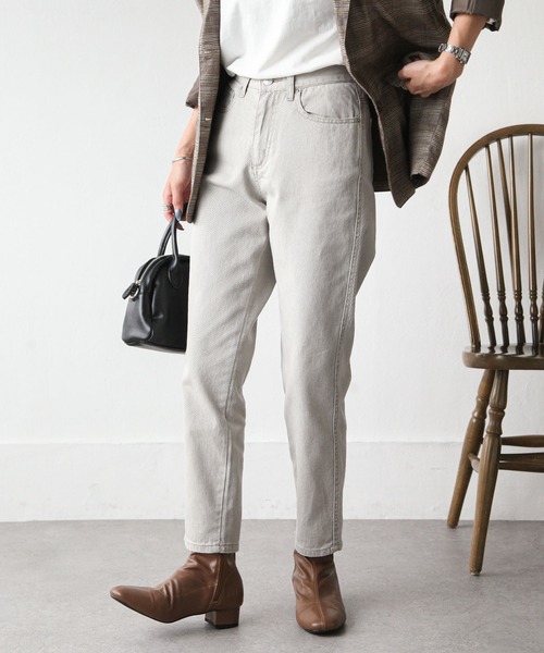 Chillfar（チルファー）の「テーパードカラーデニムパンツ（デニムパンツ・レディース・ブラック/ブラウン/サックスブルー/アイボリー/ダークブルー/グレイッシュベージュ/チャコール・MEDIUM/LARGE）」の6枚目の写真