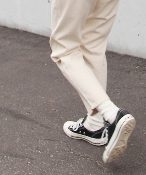 Chillfar（チルファー）の「テーパードカラーデニムパンツ（デニムパンツ・レディース・ブラック/ブラウン/サックスブルー/アイボリー/ダークブルー/グレイッシュベージュ/チャコール・MEDIUM/LARGE）」の11枚目の写真