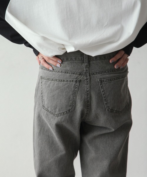 Chillfar（チルファー）の「テーパードカラーデニムパンツ（デニムパンツ・レディース・ブラック/ブラウン/サックスブルー/アイボリー/ダークブルー/グレイッシュベージュ/チャコール・MEDIUM/LARGE）」の19枚目の写真