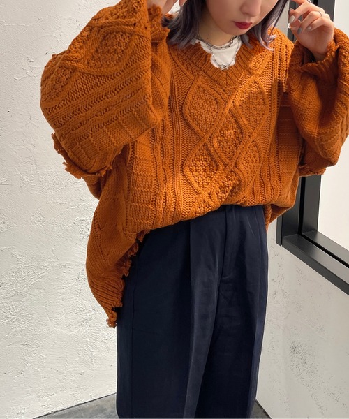 apres jour mignon(アプレジュールミニョン)の「ダメージケーブルニット【ZOZOTOWN限定アイテム】(ニット/セーター・レディース・ブラック/ダークグリーン/アイボリー/マスタード/オレンジ/ブルー・X-LARGE/フリー)」の6枚目の写真