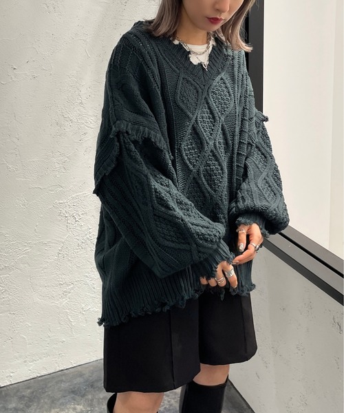 apres jour mignon(アプレジュールミニョン)の「ダメージケーブルニット【ZOZOTOWN限定アイテム】(ニット/セーター・レディース・ブラック/ダークグリーン/アイボリー/マスタード/オレンジ/ブルー・X-LARGE/フリー)」の1枚目の写真