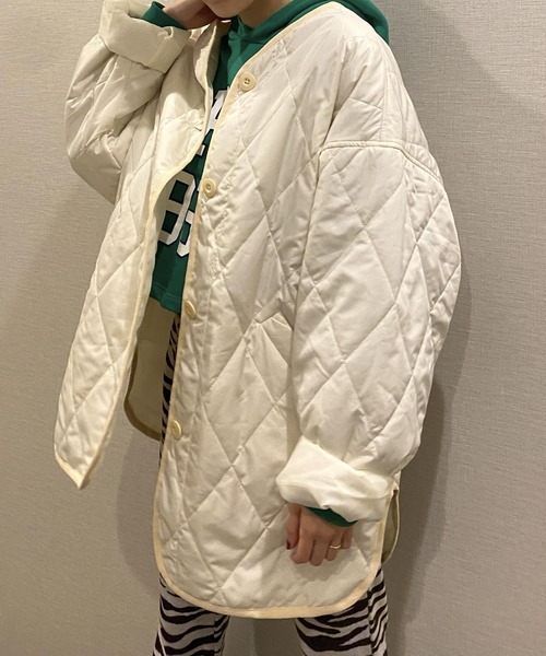 HEYUMM（ヘユム）の「ノーカラーキルティングショートジャケット（その他アウター・レディース・ネイビー/オリーブ/アイボリー・ONE）」の4枚目の写真