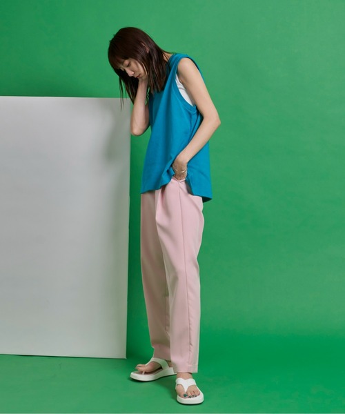 カラータックテーパードパンツ