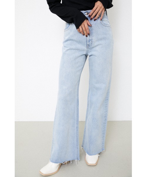 LAGUA GEM(ラグアジェム)の「FLOR LOOSE FLARE DENIM(デニムパンツ・レディース・ワンウォッシュ/ライトブルー・22inch/25inch/24inch/23inch/26inch)」の3枚目の写真