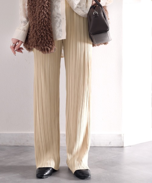 classicalelf(クラシカルエルフ)の「【低身長・高身長対応】自分好みの丈感に!セルフカットフレアプリーツカラーイージーパンツ(その他パンツ・レディース・ブラック/ベージュ/グリーン系その他/ピンク/チャコールグレー/キャメル・MEDIUM/X-LARGE)」の4枚目の写真