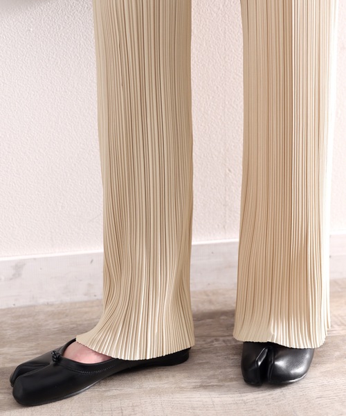 classicalelf(クラシカルエルフ)の「【低身長・高身長対応】自分好みの丈感に!セルフカットフレアプリーツカラーイージーパンツ(その他パンツ・レディース・ブラック/ベージュ/グリーン系その他/ピンク/チャコールグレー/キャメル・MEDIUM/X-LARGE)」の11枚目の写真