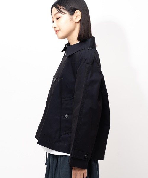 GRANDMA MAMA DAUGHTER(グランマママドーター)の「【 GRANDMA MAMA DAUGHTER / グランマ ママ ドーター 】 ショートコート GJ2032371 KTI(ステンカラーコート・レディース・ネイビー・000/1)」の5枚目の写真