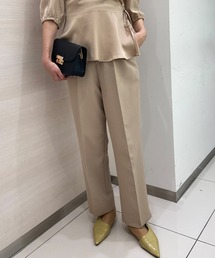 センタープレスタックテーパードスラックスパンツ