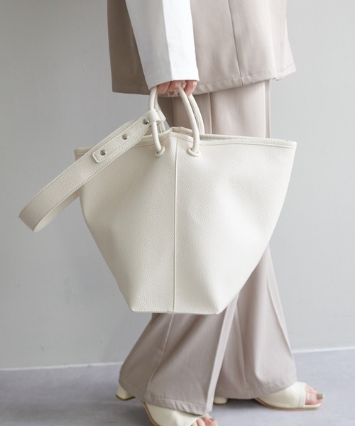 DISCOAT(ディスコート)の「【3WAY/WEB限定】ワンハンドル付3wayバッグ(トートバッグ・レディース・ブラック/ベージュ/ブラウン・FREE)」の15枚目の写真