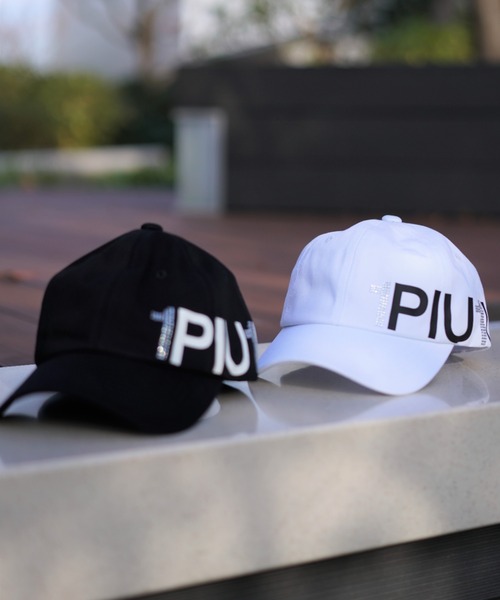 1piu1uguale3 RELAX(ウノピュウノウグァーレトレリラックス)の「【別注】1PIU1UGUALE3 RELAX/ウノピゥ ウノ ウグァーレ トレ リラックス/ ラインストーンCAP(キャップ・メンズ・ホワイト/ブラック・FREE)」の1枚目の写真