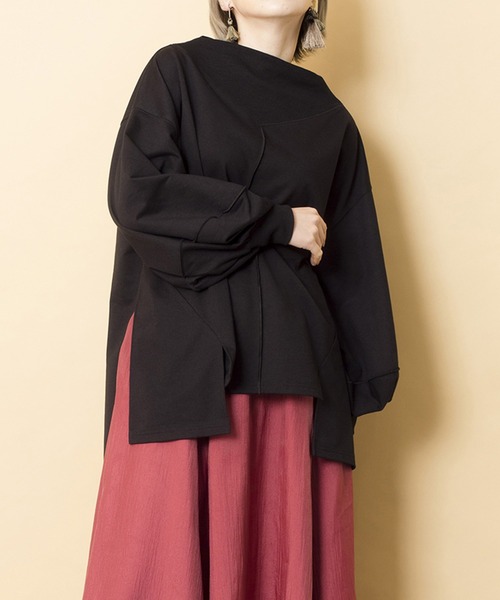 OSMOSIS（オズモーシス）の「ボリュームスリーブプルオーバー（スウェット・レディース・ブラック/ライトカーキ/ライトベージュ・ONE SIZE）」の2枚目の写真