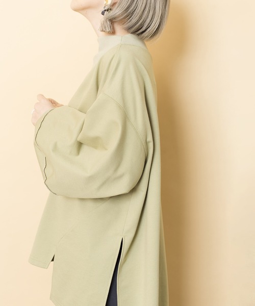 OSMOSIS（オズモーシス）の「ボリュームスリーブプルオーバー（スウェット・レディース・ブラック/ライトカーキ/ライトベージュ・ONE SIZE）」の13枚目の写真