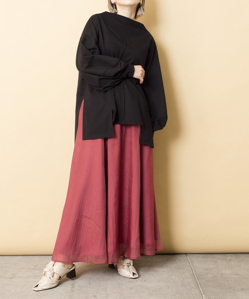 OSMOSIS（オズモーシス）の「ボリュームスリーブプルオーバー（スウェット・レディース・ブラック/ライトカーキ/ライトベージュ・ONE SIZE）」の15枚目の写真