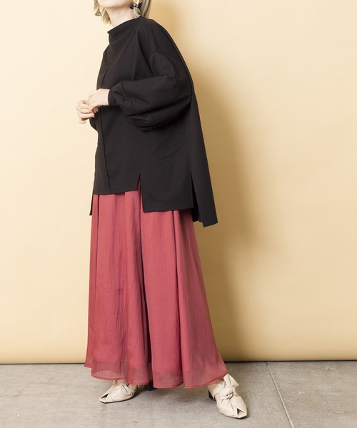 OSMOSIS（オズモーシス）の「ボリュームスリーブプルオーバー（スウェット・レディース・ブラック/ライトカーキ/ライトベージュ・ONE SIZE）」の17枚目の写真