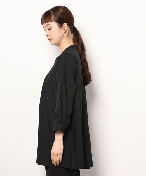 ikka(イッカ)の「バックプリーツ7分チュニック(シャツ/ブラウス・レディース・ブラック/マジェンタ/オフホワイト・M/L)」の20枚目の写真