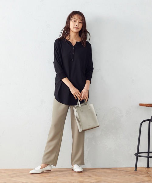 COMME CA ISM(コムサイズム)の「ヘンリーネック チュニック(Tシャツ/カットソー・レディース・ベージュ/ホワイト/ブラック・MEDIUM/LARGE)」の9枚目の写真