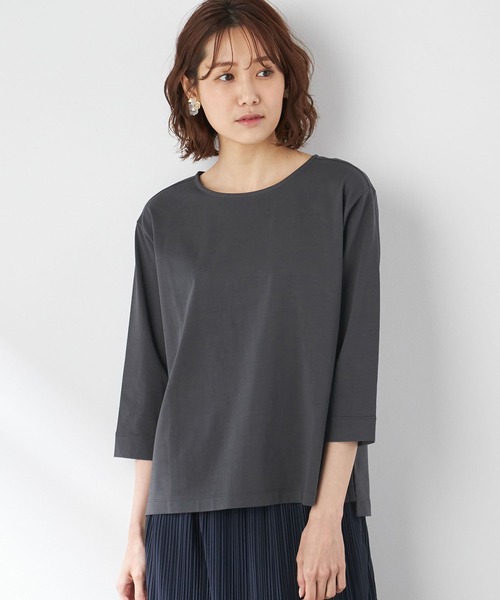 Petit Honfleur(プチオンフルール)の「オーガニックコットンボートネックTシャツ(Tシャツ/カットソー・レディース・アイボリー/ピンク/チャコール・M/L)」の2枚目の写真