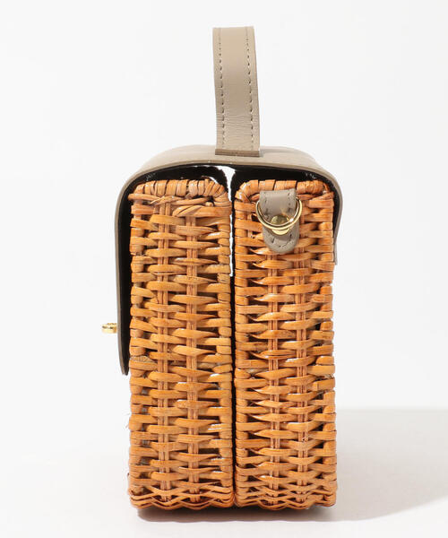 TOMORROWLAND （トゥモローランド）の「VIOLAd'ORO ラタン レザーフラップショルダーバッグ（ショルダーバッグ・レディース・ベージュ系その他・FREE）」の3枚目の写真