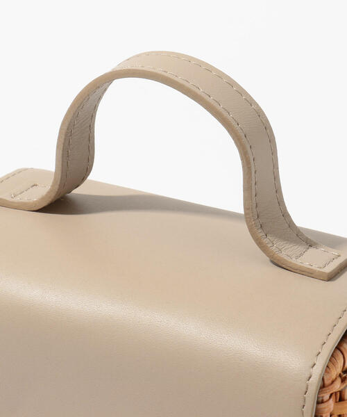 TOMORROWLAND （トゥモローランド）の「VIOLAd'ORO ラタン レザーフラップショルダーバッグ（ショルダーバッグ・レディース・ベージュ系その他・FREE）」の6枚目の写真