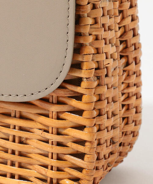 TOMORROWLAND （トゥモローランド）の「VIOLAd'ORO ラタン レザーフラップショルダーバッグ（ショルダーバッグ・レディース・ベージュ系その他・FREE）」の7枚目の写真