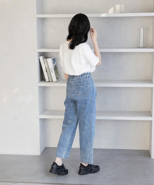 GeeRA（ジーラ）の「綿100％エンボス加工Ｔシャツ（Tシャツ/カットソー・レディース・ブラック/ホワイト・MEDIUM/LARGE/X-LARGE）」の7枚目の写真