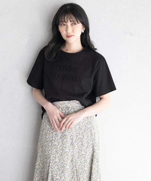 GeeRA（ジーラ）の「綿100％エンボス加工Ｔシャツ（Tシャツ/カットソー・レディース・ブラック/ホワイト・MEDIUM/LARGE/X-LARGE）」の5枚目の写真