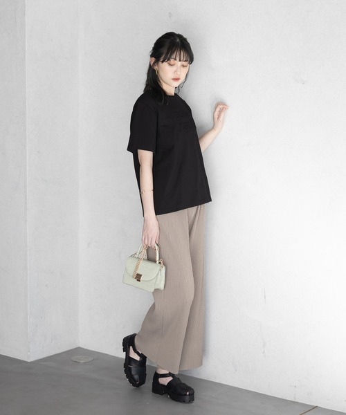 GeeRA（ジーラ）の「綿100％エンボス加工Ｔシャツ（Tシャツ/カットソー・レディース・ブラック/ホワイト・MEDIUM/LARGE/X-LARGE）」の21枚目の写真