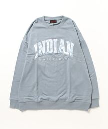 INDIAN  MOTOCYCLE（インディアンモトサイクル）の「【INDIAN】サテンロゴ オーバーサイズトレーナー（スウェット）」