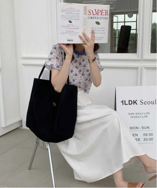 gossip！ロサンゼルス（ゴシップロサンゼルス）の「キャンバストートバッグ（トートバッグ・レディース・ブラック/オフホワイト・FREE）」の4枚目の写真