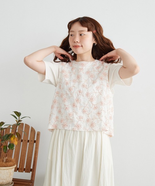 chambre de charme（シャンブルドゥシャーム）の「●cdc デージー刺繍 ベスト（ベスト・レディース・レッド/ホワイト・FREE）」の3枚目の写真